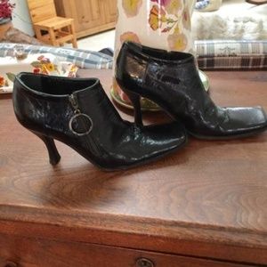 Kenneth Cole Stand Out Black ankle boots size 6.5